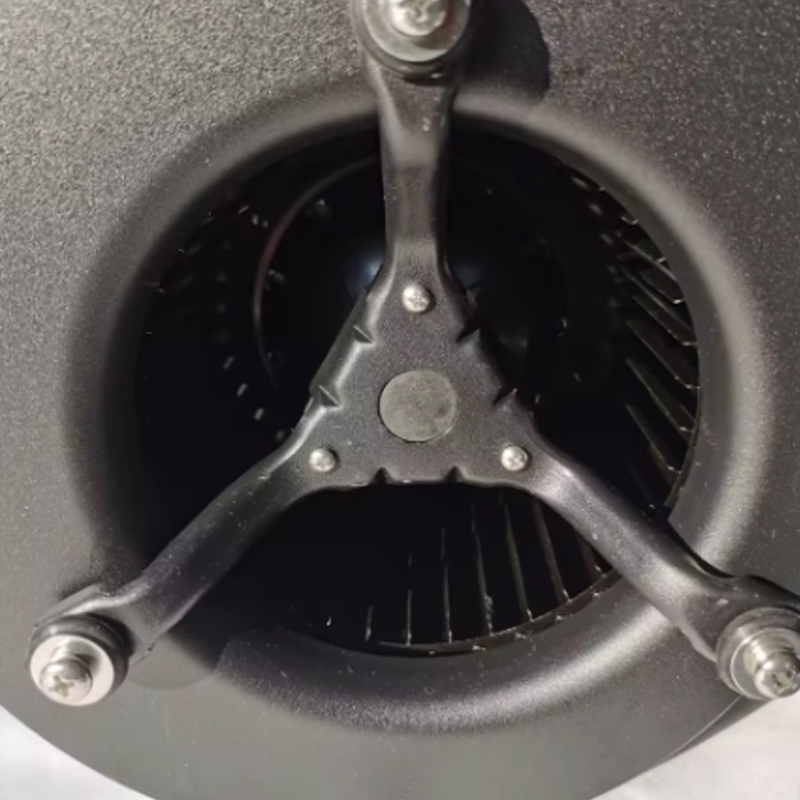 Miniatúrne odstredivé ventilátory s priemerom 133 mm